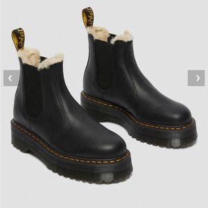 Dr. Martens 2976 Faux Fur lined platform Chelsea boots, size 6